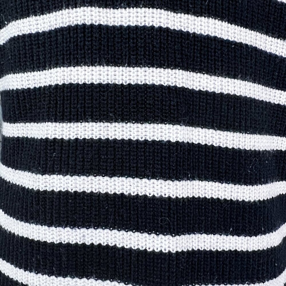 Women's Old Navy Sweater | Black & White | Scoop Neck | Medium | Tunic Length - Picture 9 of 12